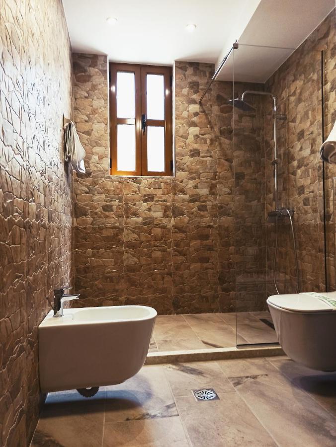 Hotel Praga Gjirokastër Buitenkant foto