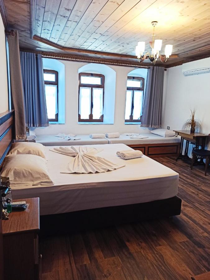 Hotel Praga Gjirokastër Buitenkant foto