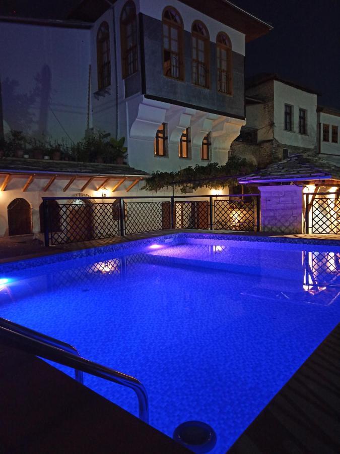 Hotel Praga Gjirokastër Buitenkant foto