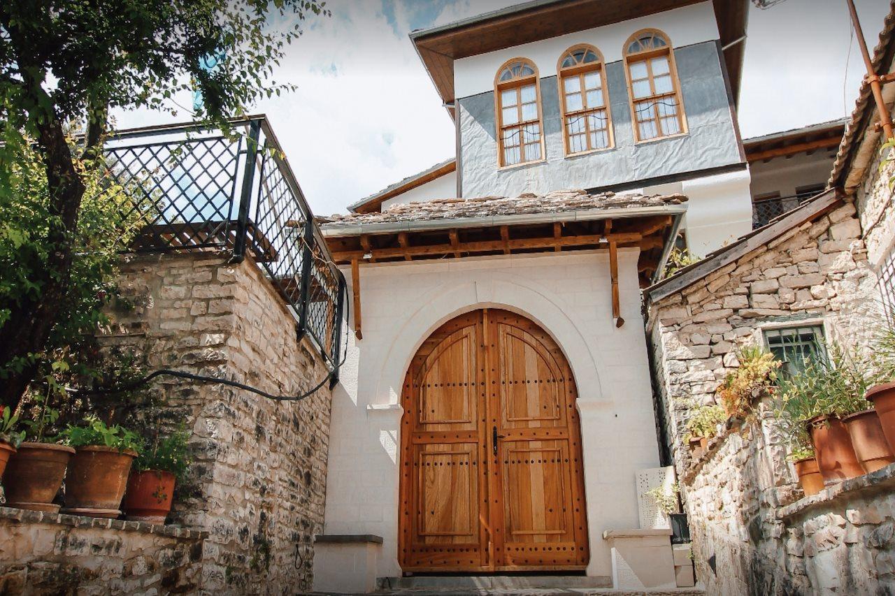 Hotel Praga Gjirokastër Buitenkant foto